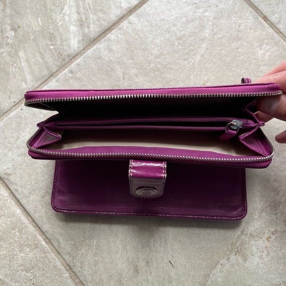 Authentic Coach wallet - Picture 4 of 4